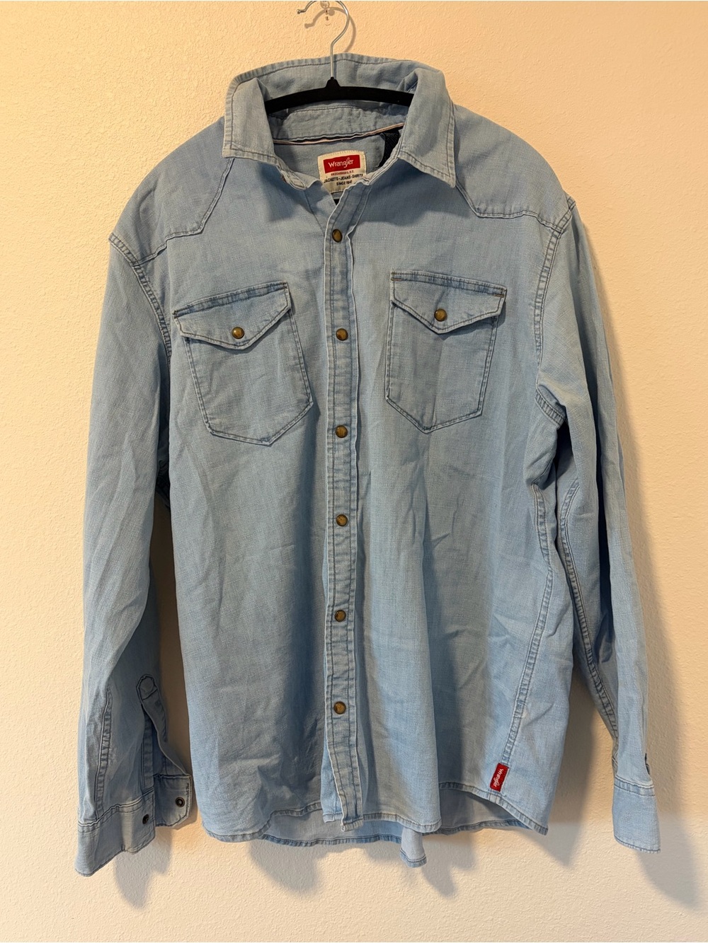 Wrangler Mens XL Blue Denim Pearl Snap Western Shirt Light Wash Workwear Cowboy